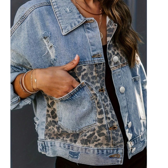 Light Wash Blue Leopard Print Button Down Pockets Denim jean jacket - Picture 2 of 5